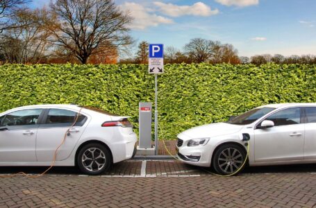 Laadpalen voor elektrische wagens worden steeds bereikbaarder